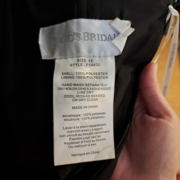 Dress - Picture 3 of 3